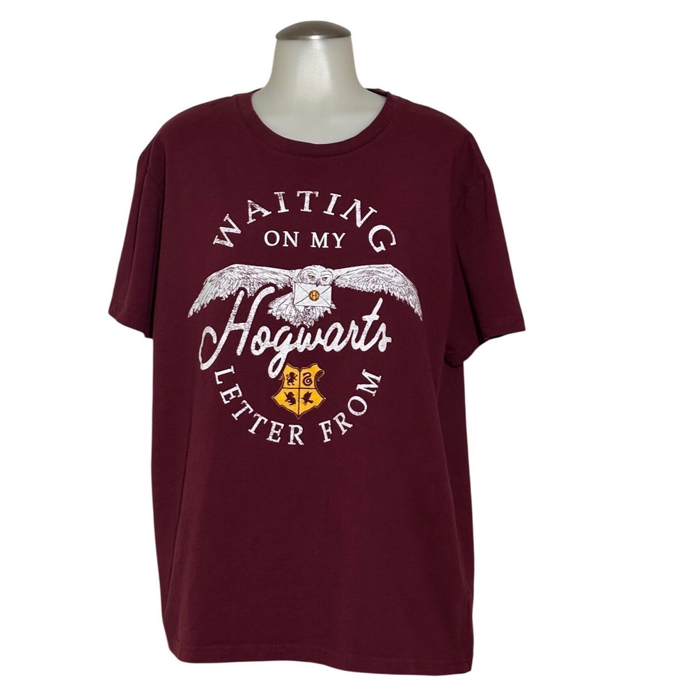 Harry‎ Potter T-Shirt XL Burgundy Waiting On My Letter From Hogwarts  Excellent